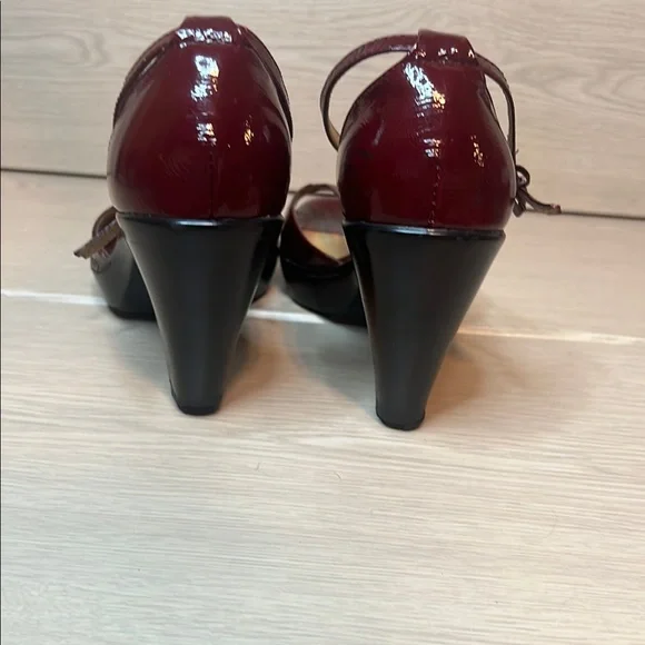 Sofft Red T-Strap Patent Leather Heels - Picture 5 of 10
